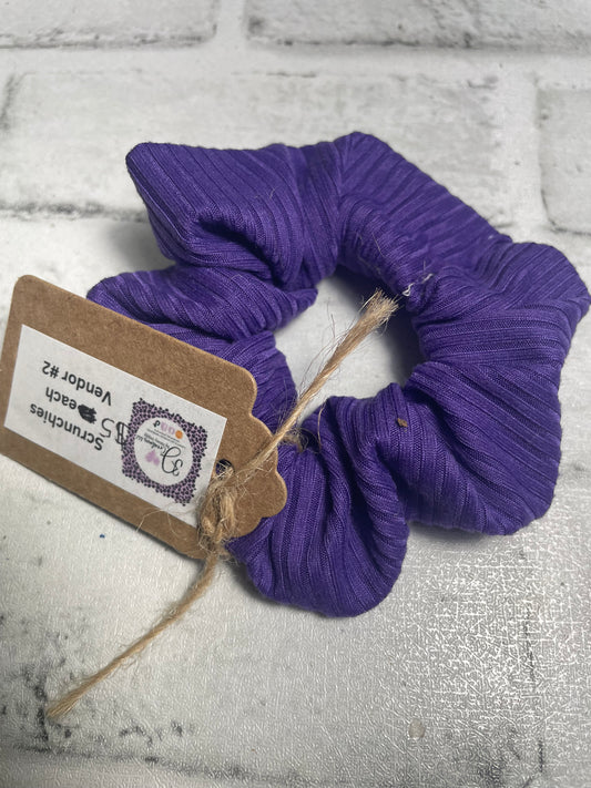 Purple ribbed scrunchies💜