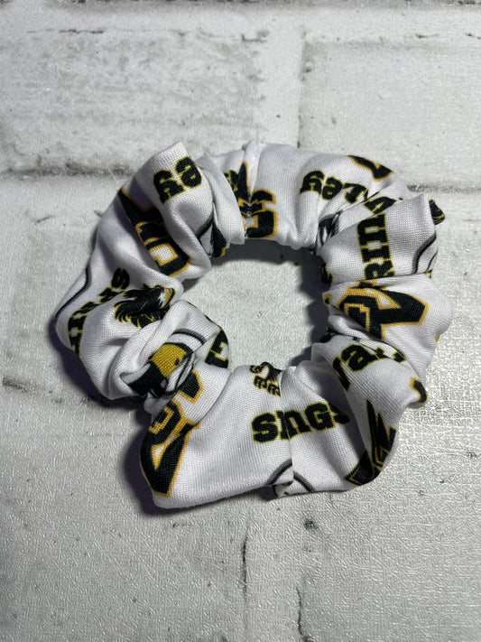 Springs valley scrunchies🖤