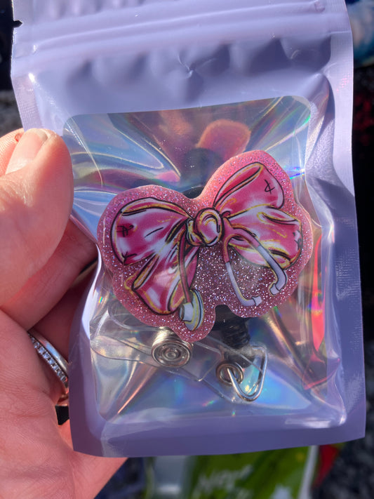 Bow stethoscope badge reel