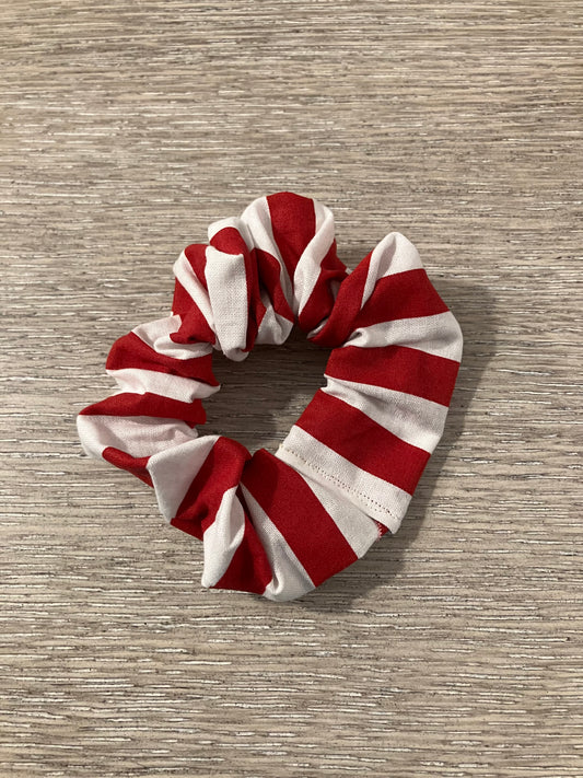 Red stripes scrunchies