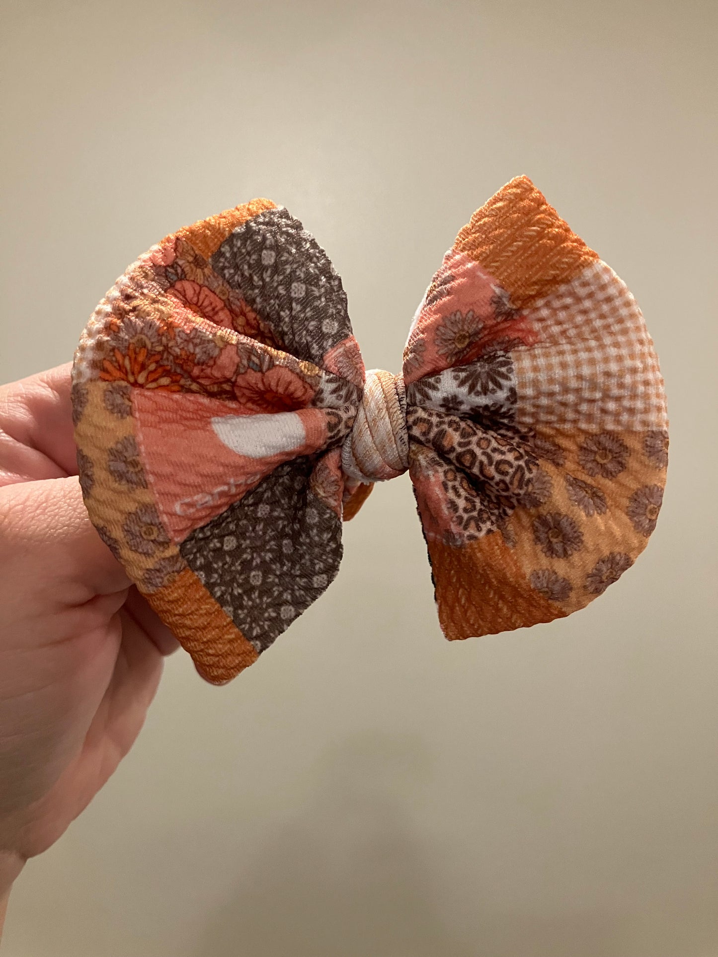 Fall workwear clip bows