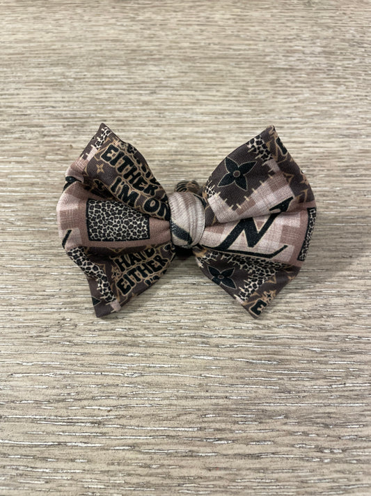 Love me or hate me nylon🧡