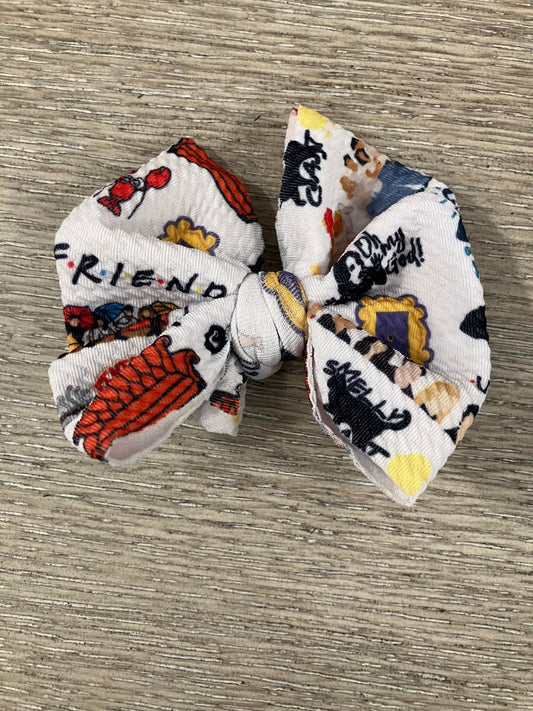 Friends clip bows