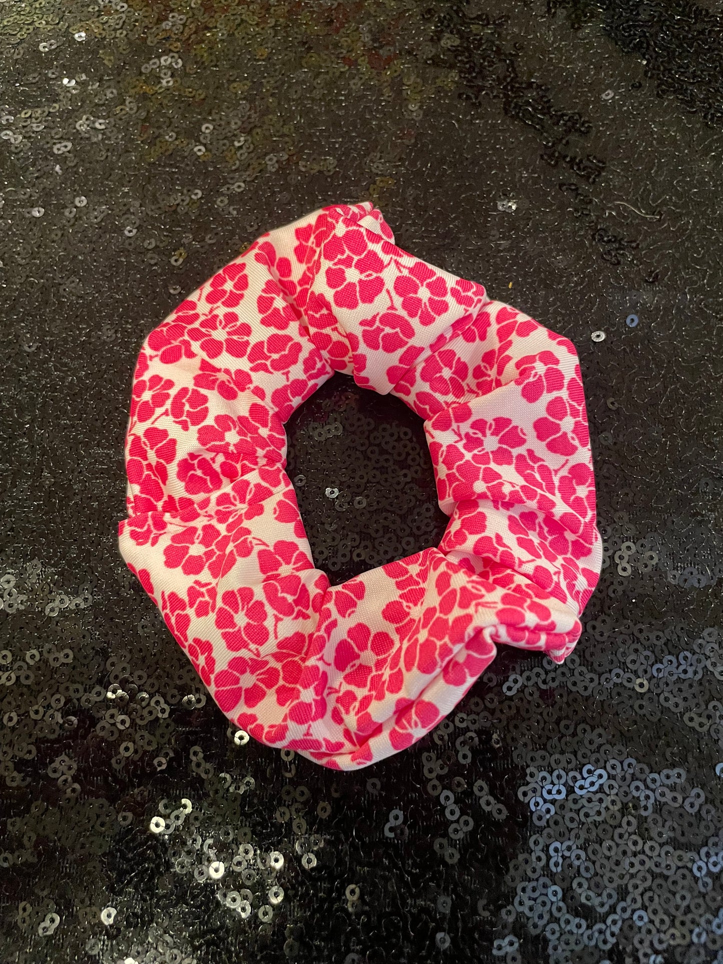 Pink flowers scrunchies