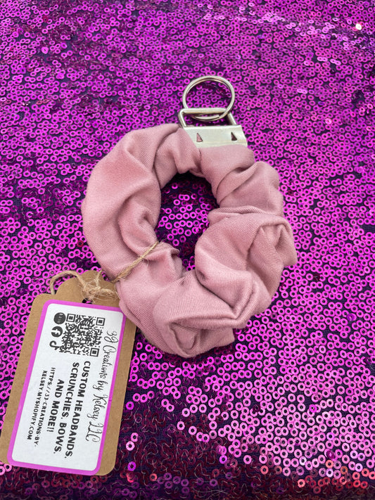 Light mauve scrunchie keychain🧡