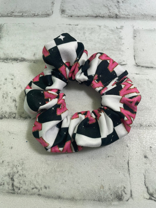 Mama checkered scrunchies