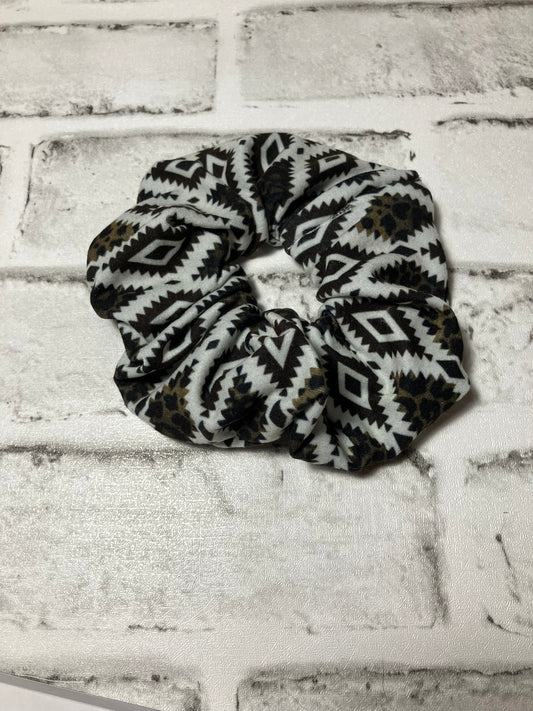Black leopard scrunchies