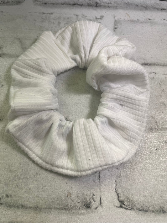 White ribbed scrunchies