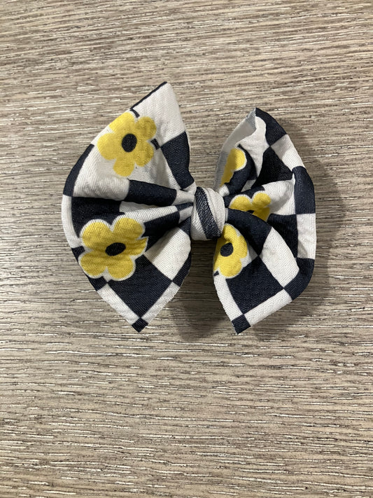 Black checkered with yellow flowers clip bow
