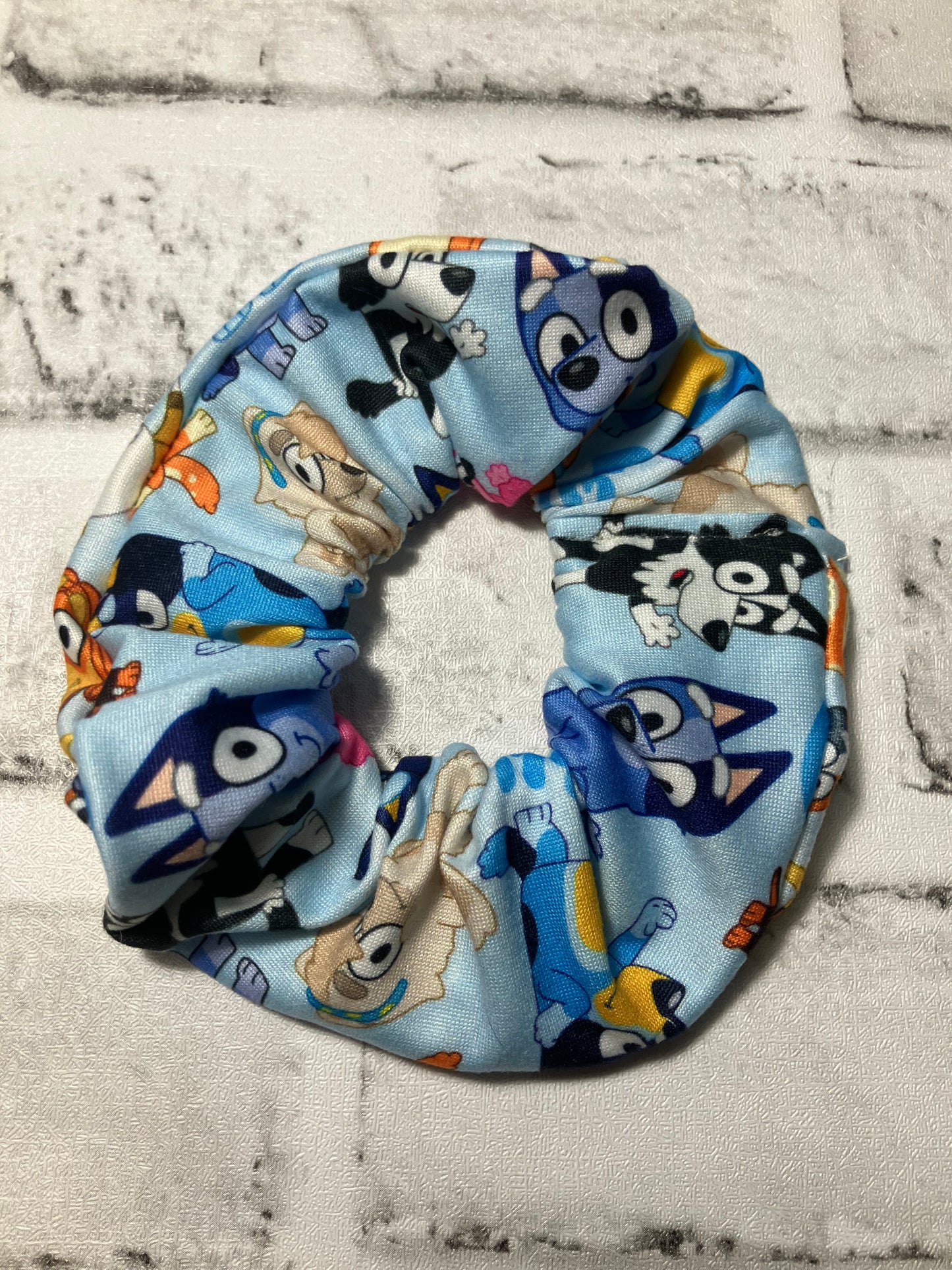 Blue dog og scrunchies