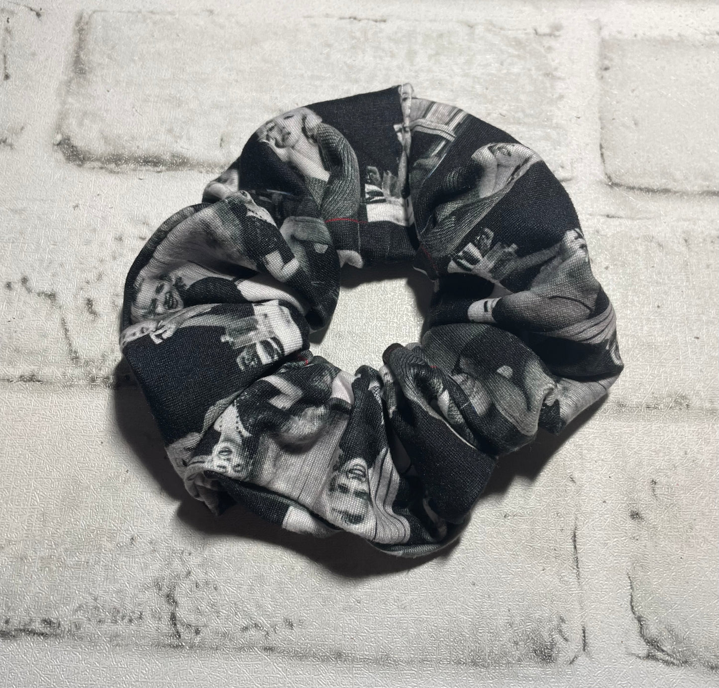 Monroe black and white scrunchies