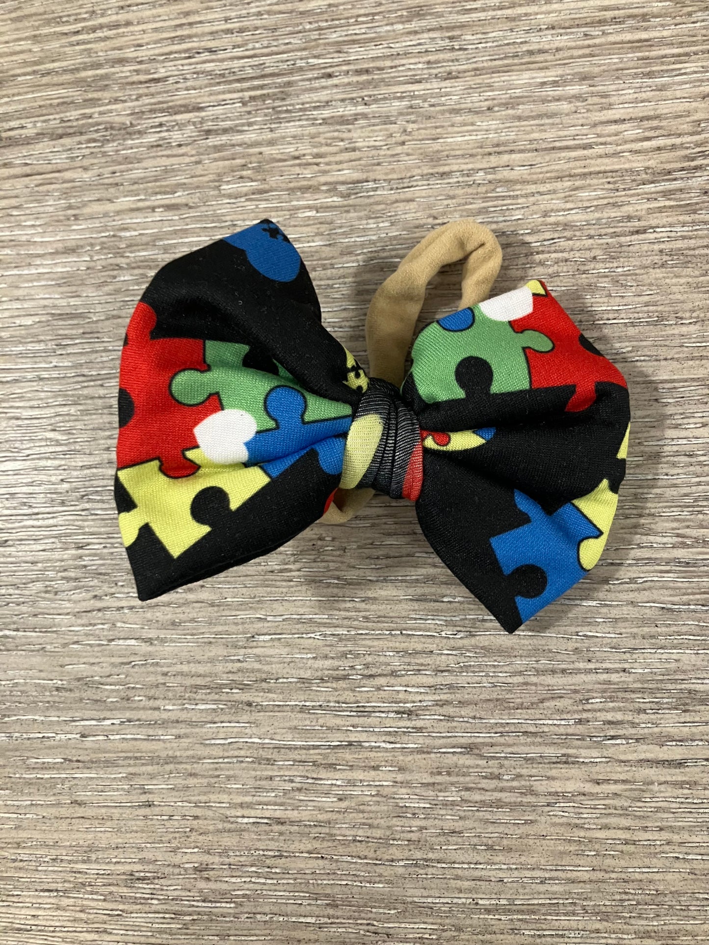 Black puzzle nylon bow