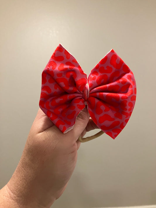 Hot pink leopard nylon bows