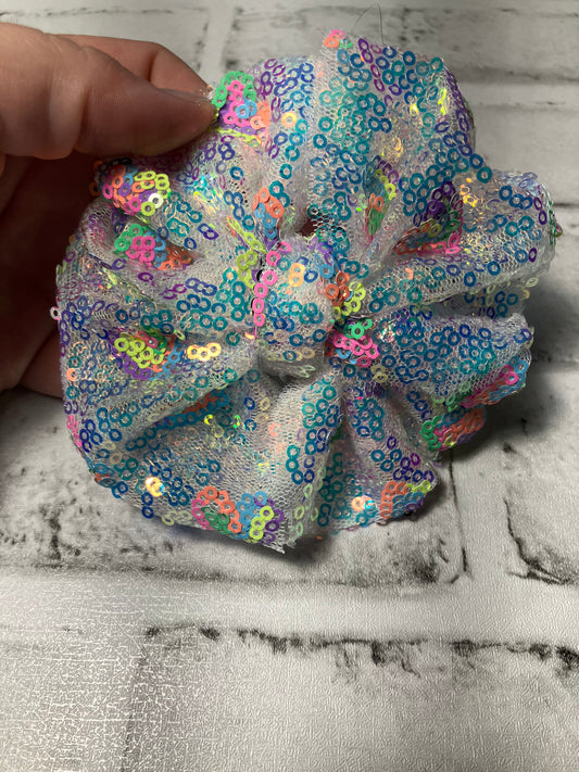 White rainbow hearts clip bow