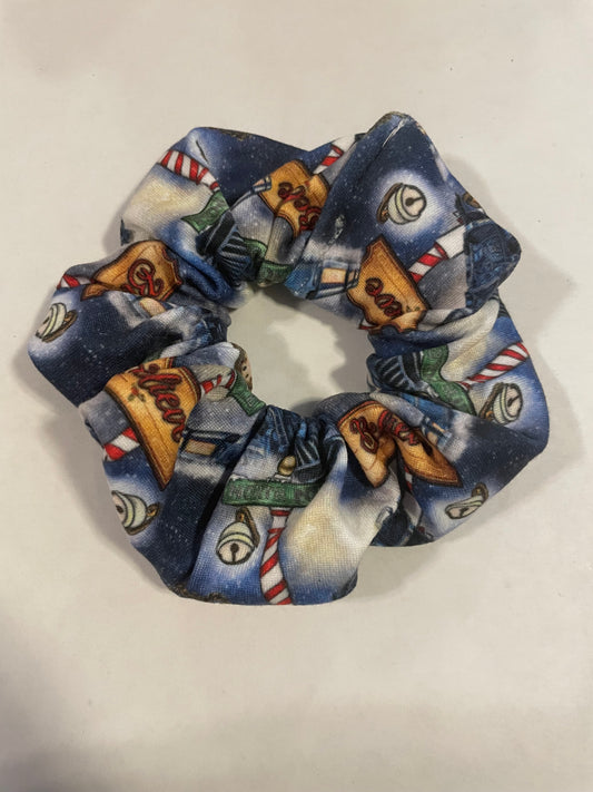 Polar express scrunchies💕