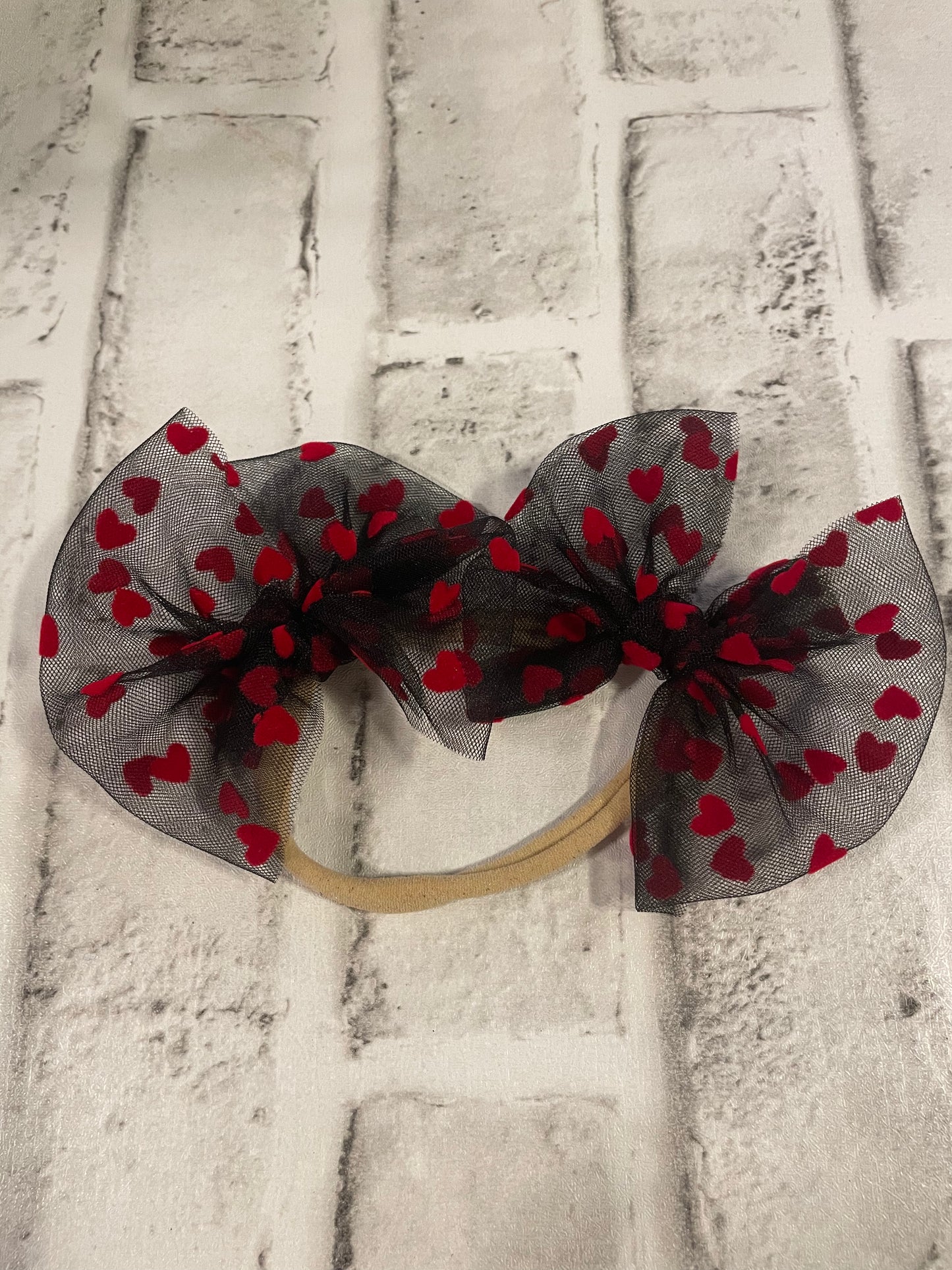 Black hearts piggie nylon bows