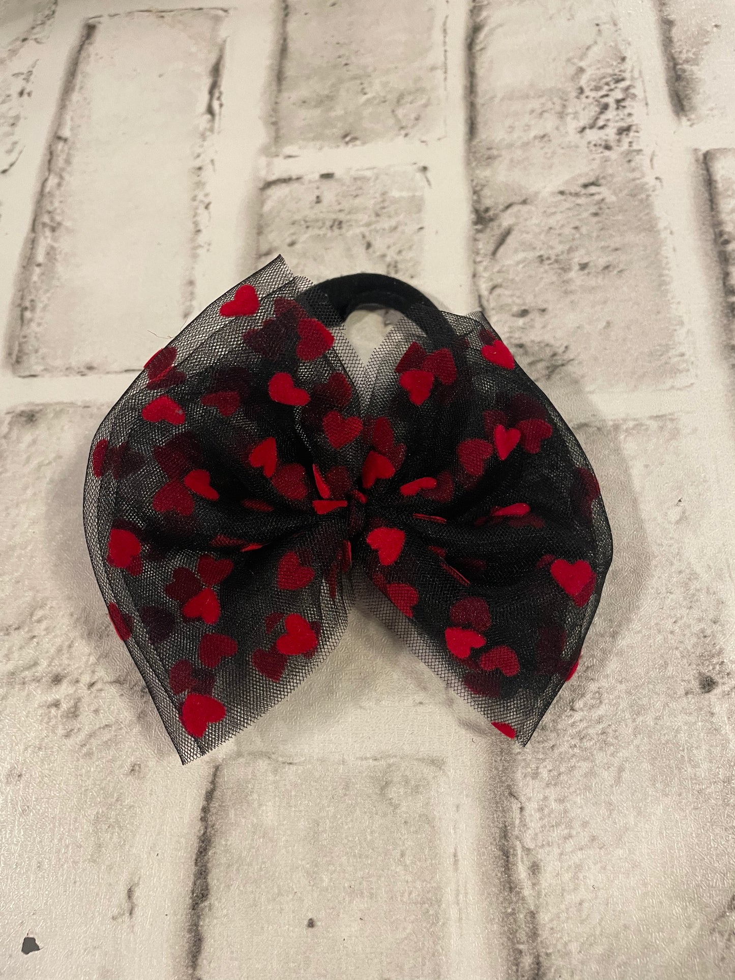 Black hearts nylon bow