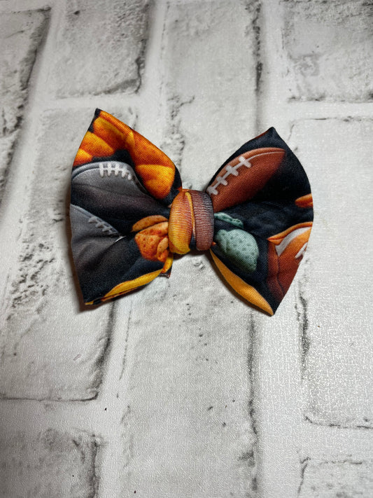 Football clip bow