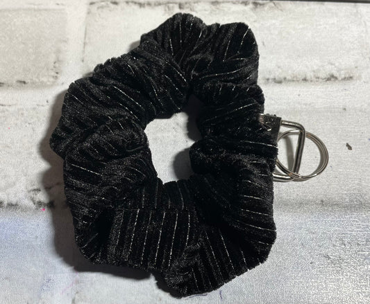 Black velvet scrunchie keychain⭐️